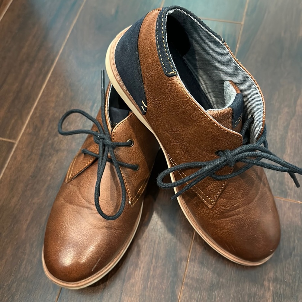 Max and jake size 7 shoe